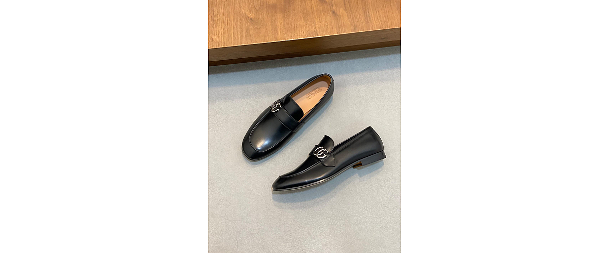 Gucci Marmont Logo-Embellished Leather Loafers