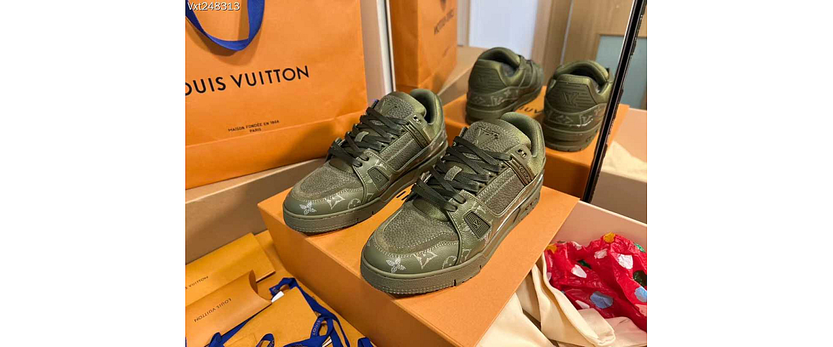 Louis Vuitton LV Trainer Sneaker in Olive Green