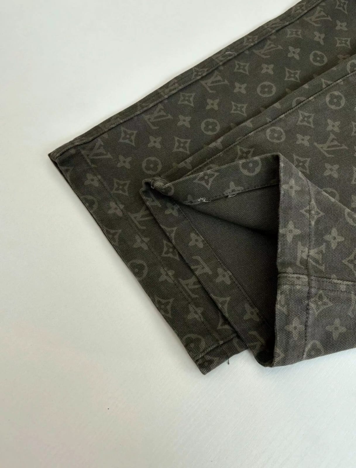 louis vuitton monogram denim trousers – spring summer 2026 collection louis vuitton monogram denim trousers – spring summer 2026 collection