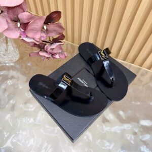 saint laurent smooth leather cassandre sandals