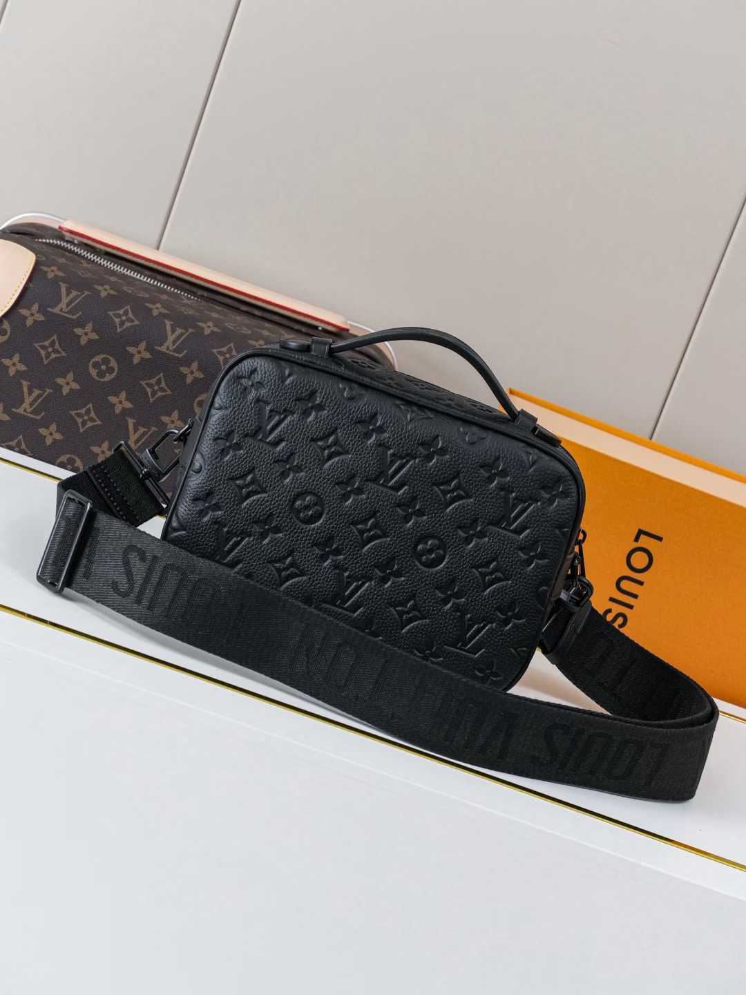 louis vuitton s lock messenger bag louis vuitton s lock messenger bag