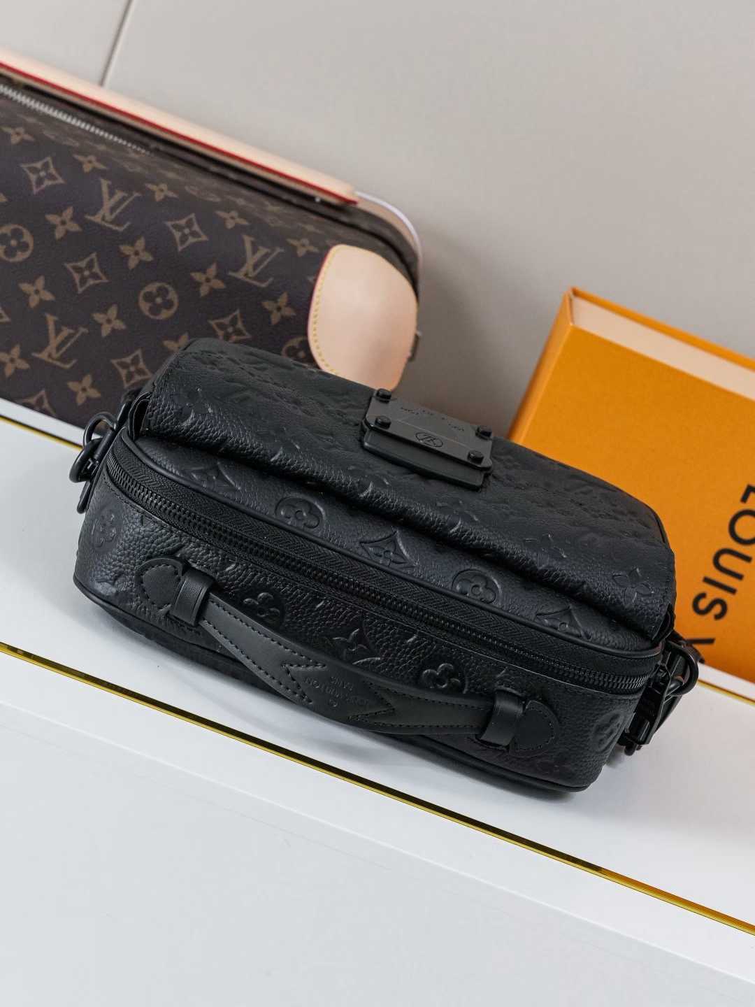 louis vuitton s lock messenger bag louis vuitton s lock messenger bag