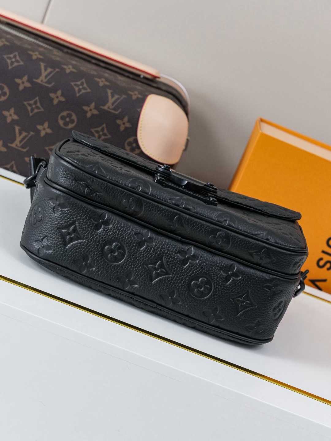 louis vuitton s lock messenger bag louis vuitton s lock messenger bag