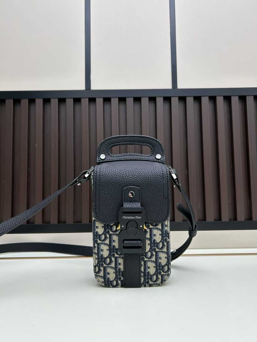 christian dior saddle vertical pouch christian dior saddle vertical pouch