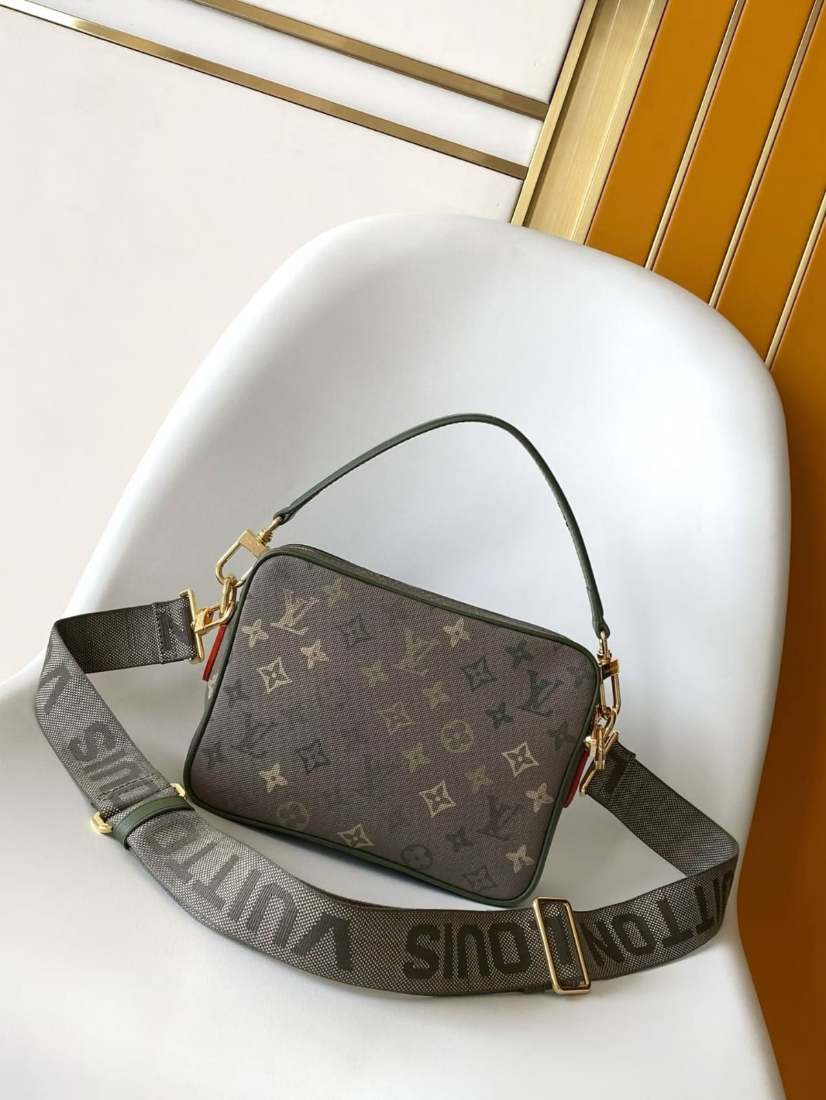 louis vuitton nil messenger louis vuitton nil messenger